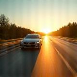 Fahrzeug auf tschechischer Autobahn, Fahrt kann sorgenfrei beginnen